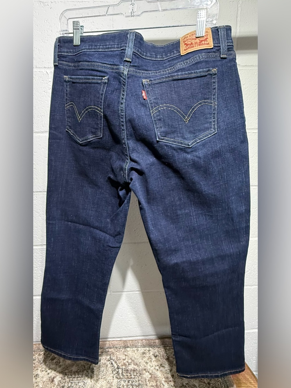 Levi's Dark Blue Ankle Jeans with Gold Stitching